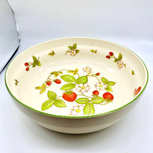 Sango/Sangostone Strawberry Time 3639 Stoneware 12 in. Serving Bowl EUC
